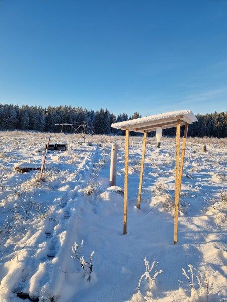 Samplers for bulk and dry deposition in open field (Följemaden).