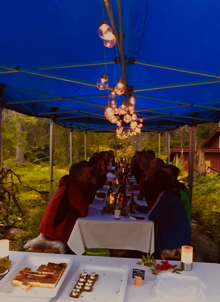 Exkursion på Svartberget med middag vid Stortjärn. Foto: Charlotta Erefur.
