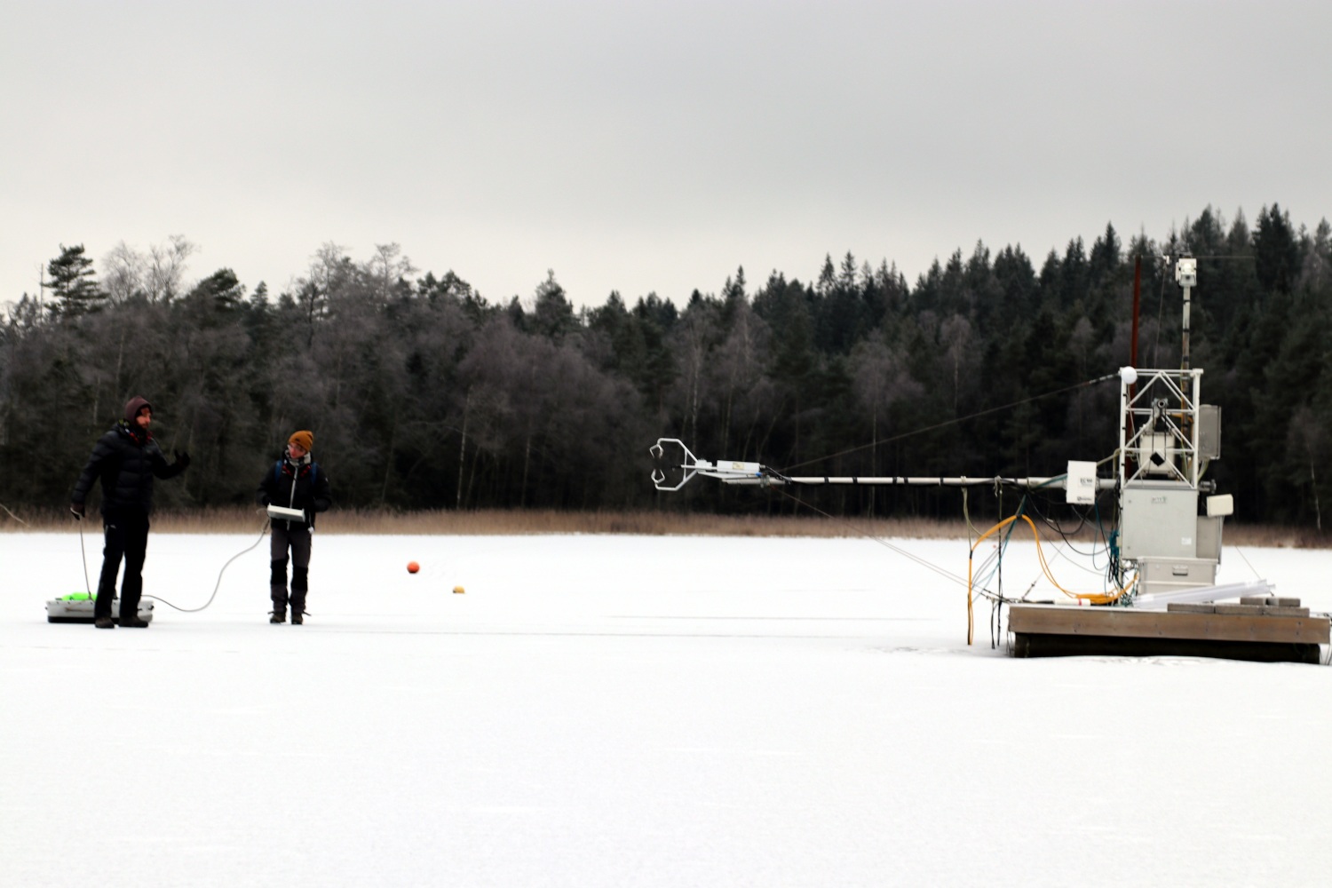 Some of the sediment sampling was done close to the platform used for measurements in SITES Water. Photo: Leif Klemedtsson.