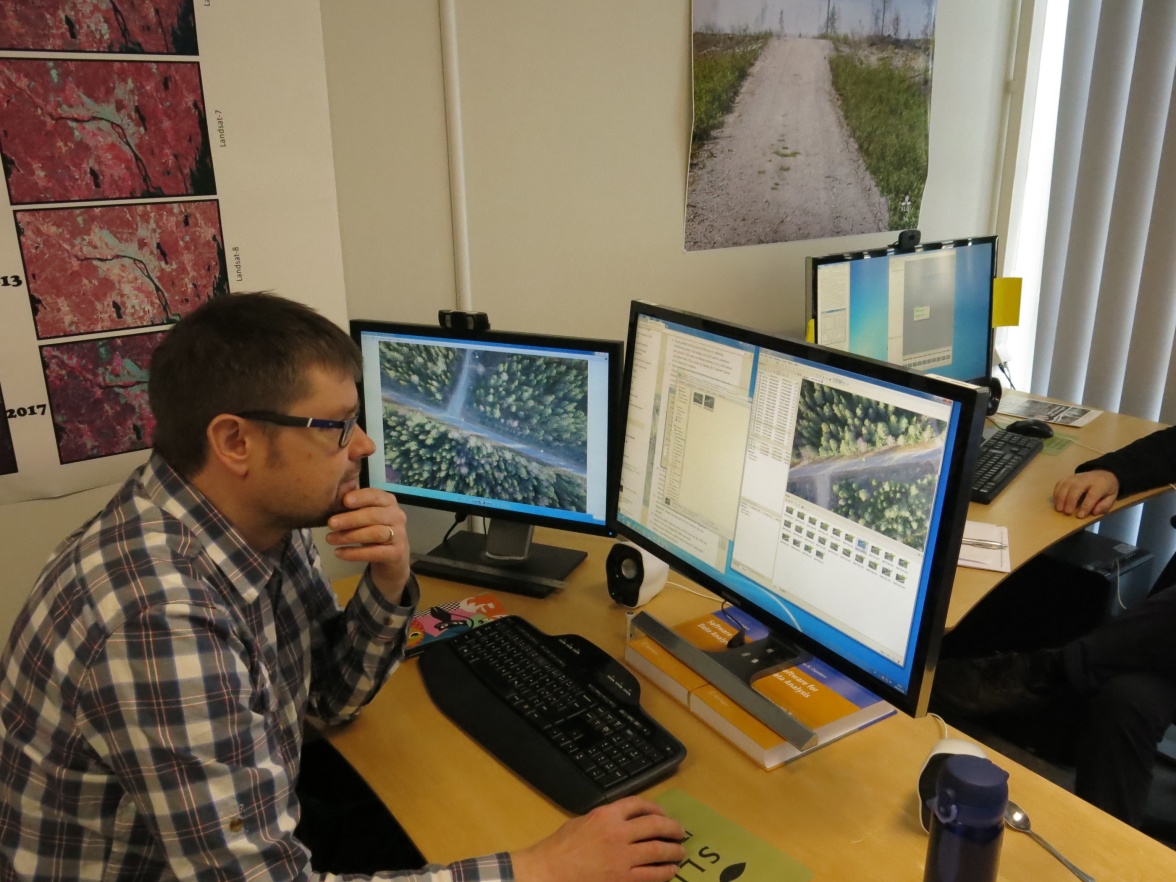 Efterbearbetning av bilder tagna med kamera på drönare i programmet Agisoft Photoscan.